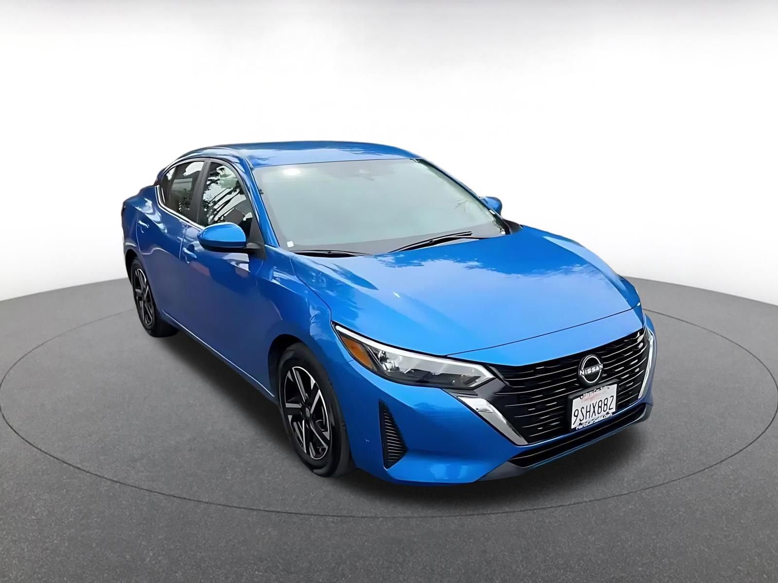 Used 2025 Nissan Sentra SV FWD image 3