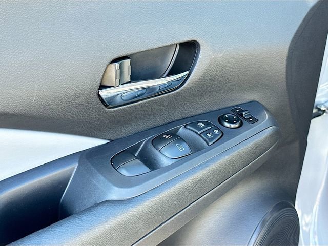 Used 2023 Nissan Kicks SR w/ SR Premium Package image 17