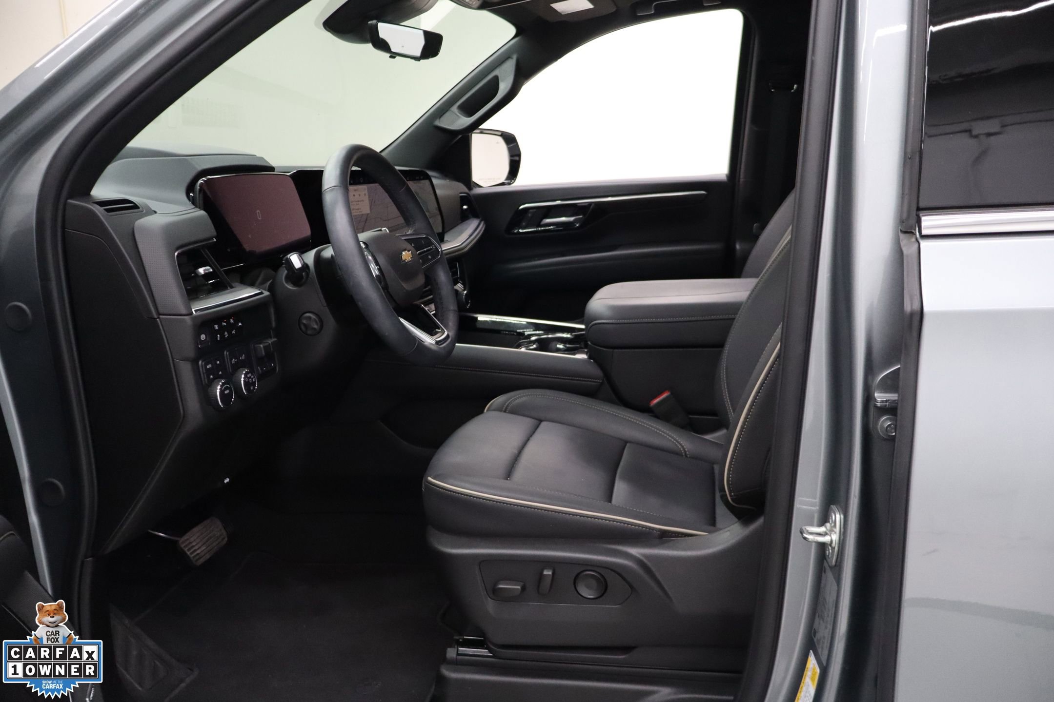 Used 2025 Chevrolet Tahoe Premier AWD/4WD image 26