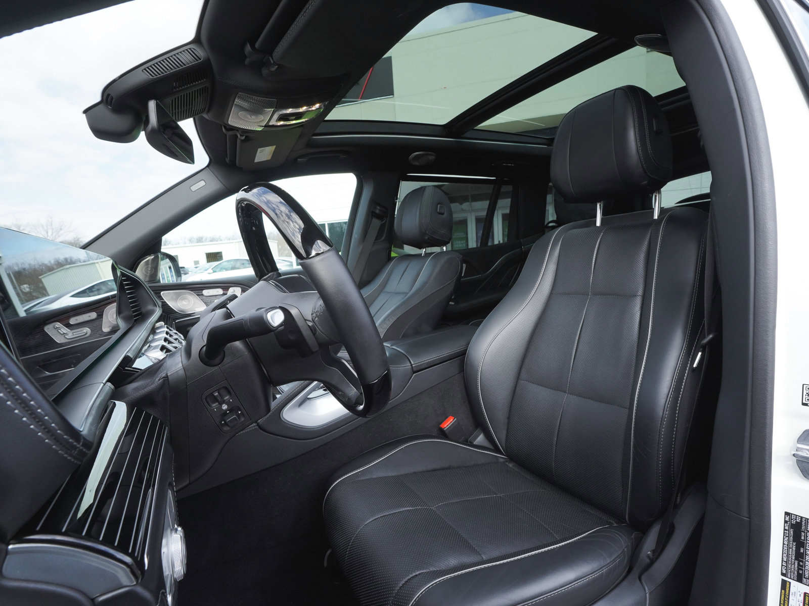 Used 2023 Mercedes-Benz Maybach GLS 600 4MATIC image 37