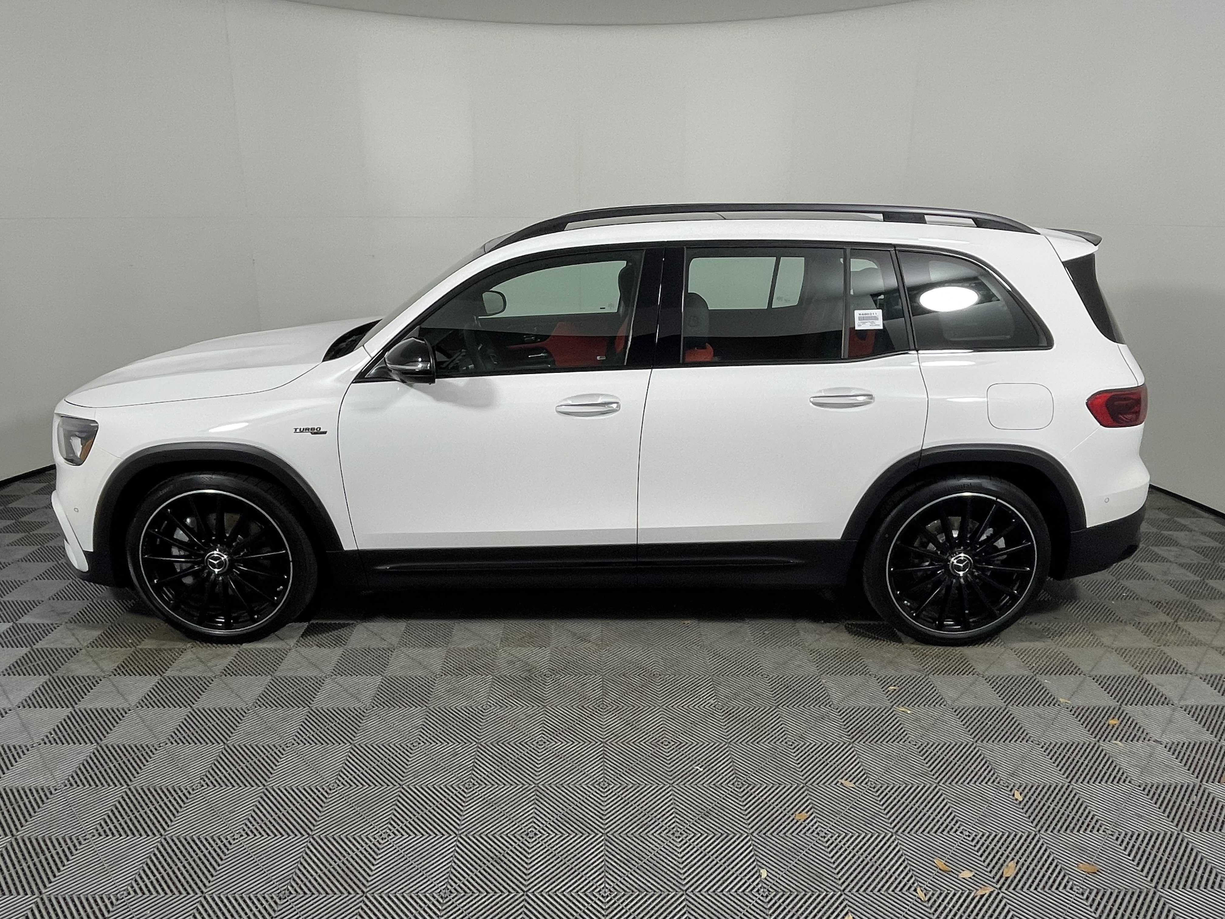 New 2026 Mercedes-Benz GLB 35 AMG 4MATIC image 2