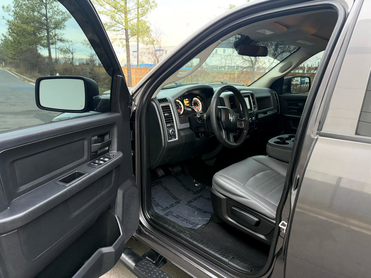 Used 2015 RAM 1500 Express image 13