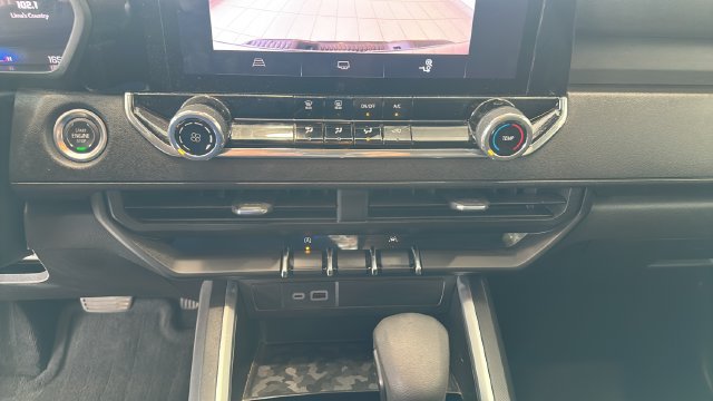 Used 2024 Chevrolet Colorado Trail Boss w/ Advanced Trailering Package AWD/4WD image 12
