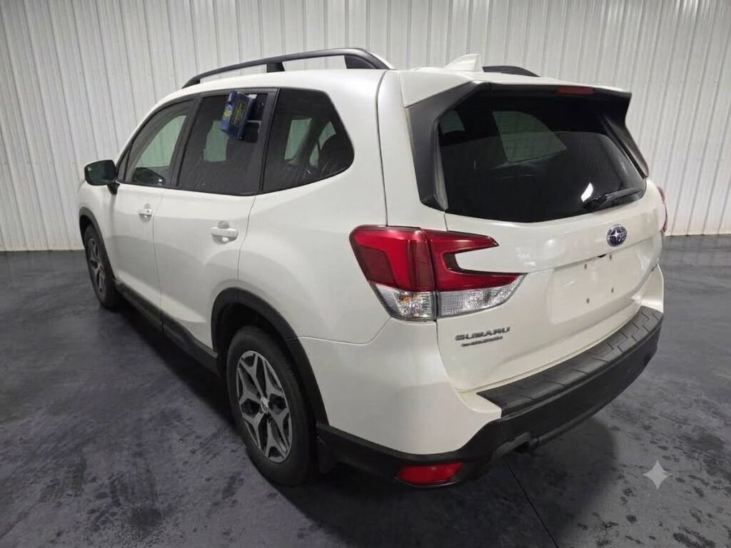 Used 2021 Subaru Forester Premium w/ Popular Package #1 AWD/4WD image 3