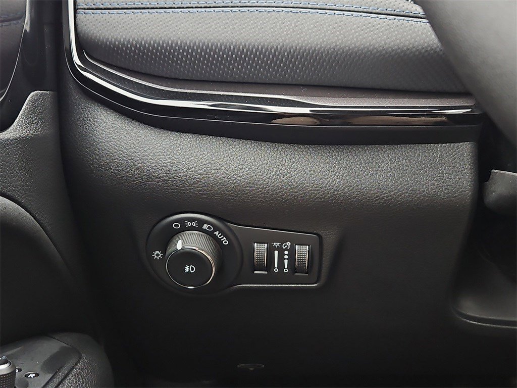 New 2026 Jeep Compass Latitude image 23