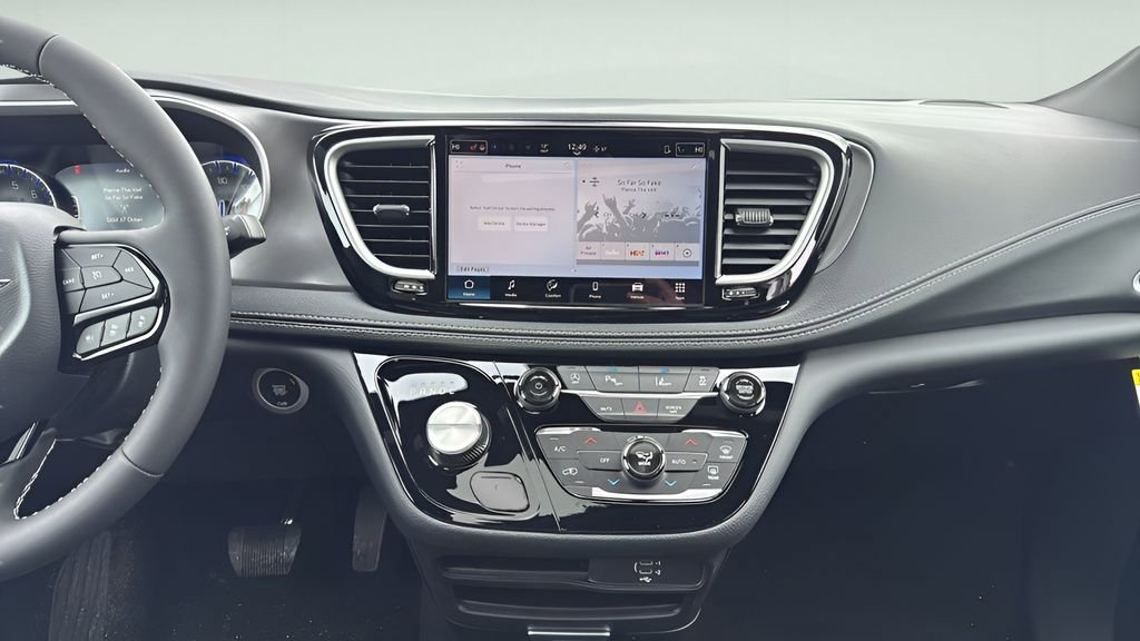 New 2026 Chrysler Pacifica Select image 33