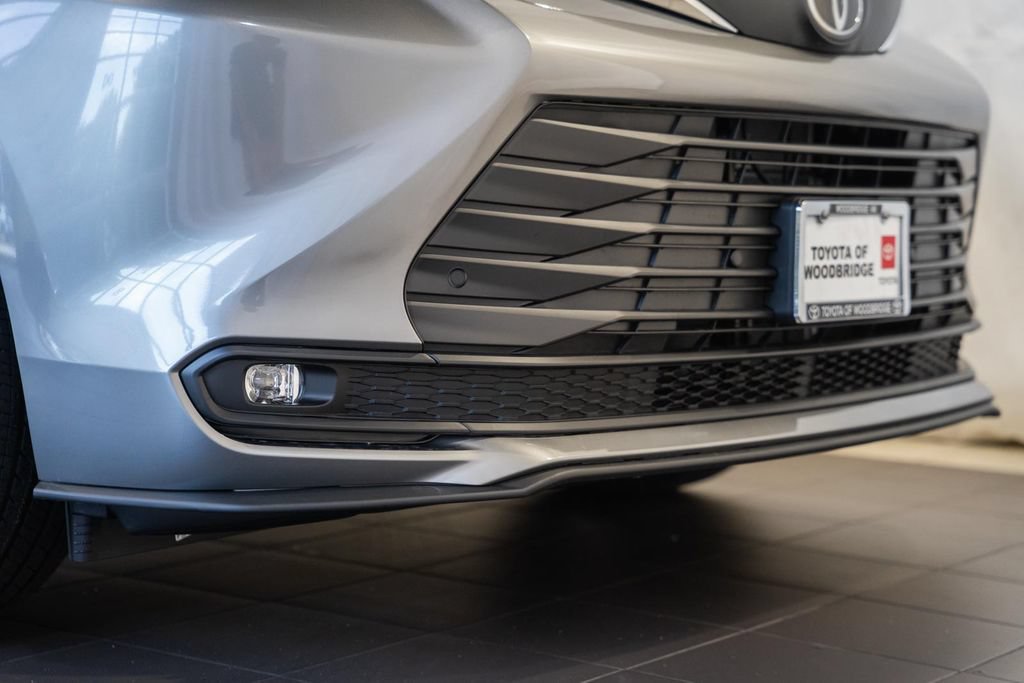 New 2026 Toyota Sienna XLE AWD/4WD image 13