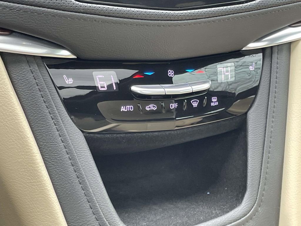 Used 2018 Cadillac XT5 Luxury w/ Driver Awareness Package image 26