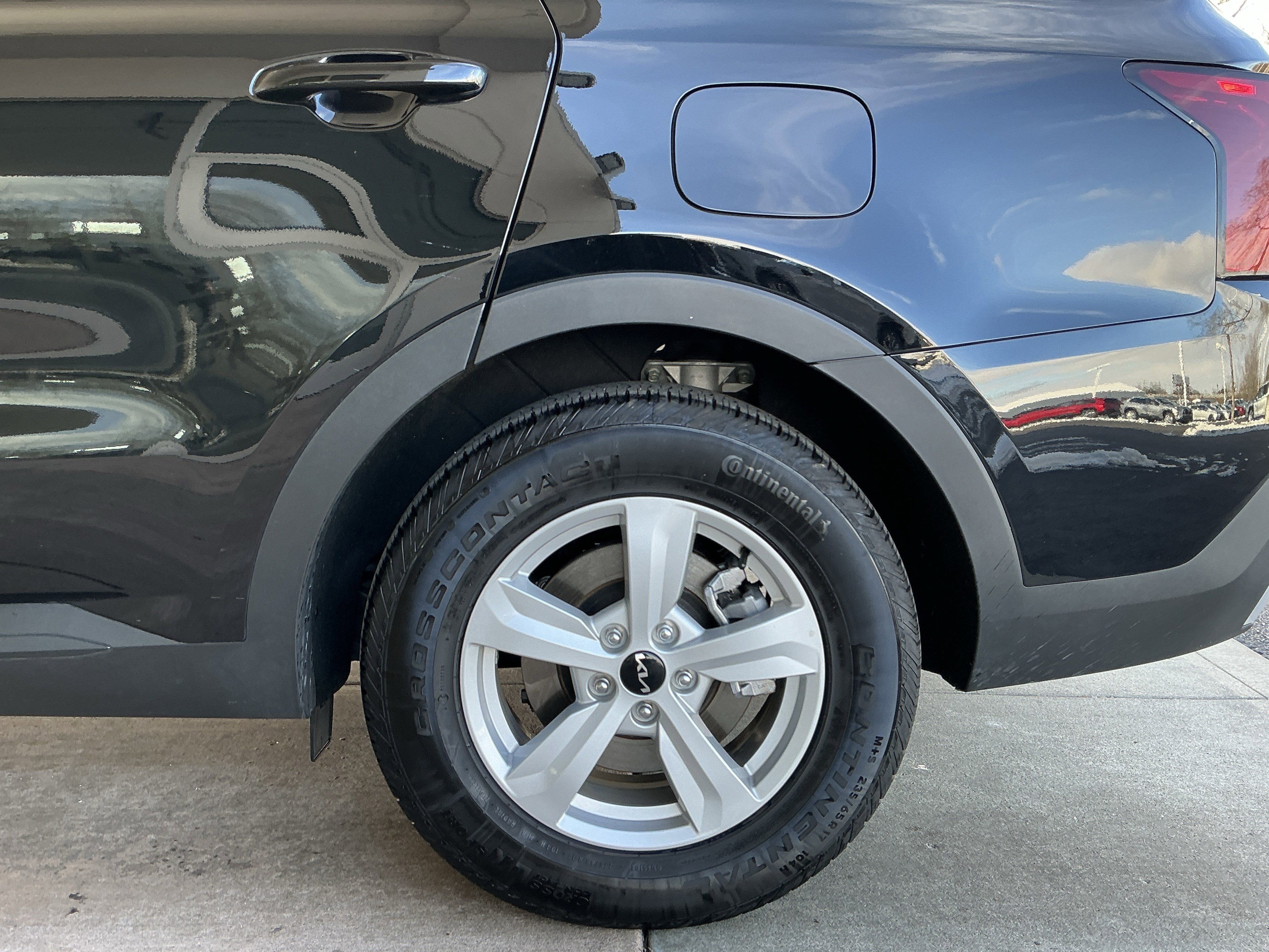 Used 2025 Kia Sorento LX image 23