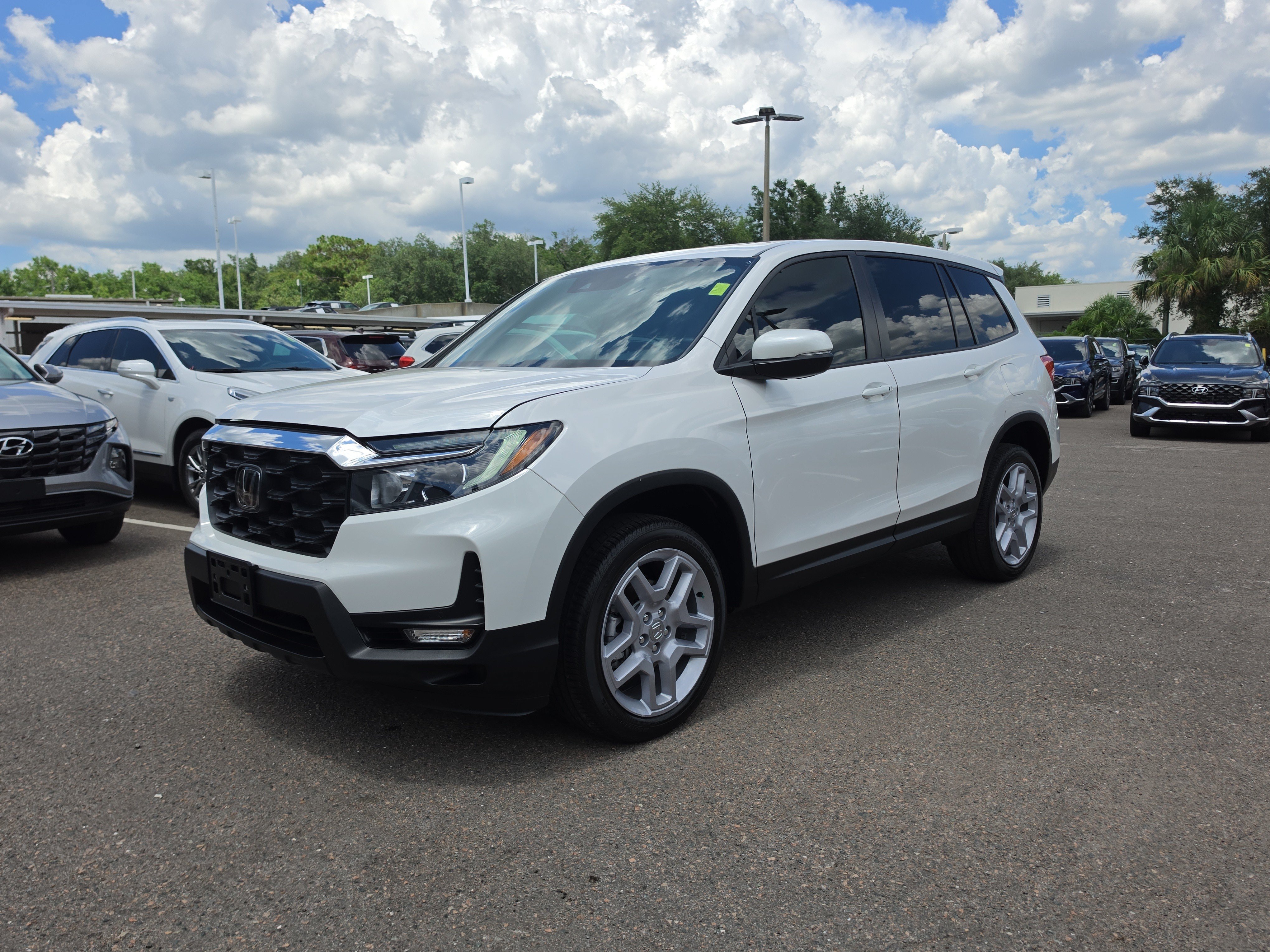 Used 2024 Honda Passport EX-L image 4