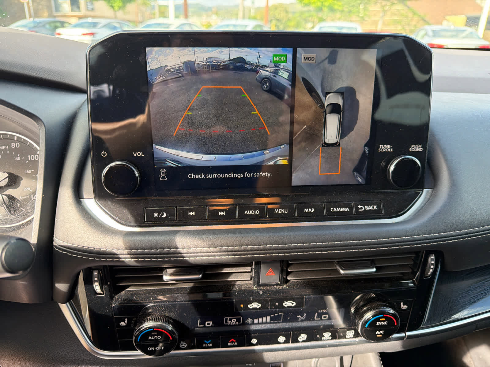 Used 2023 Nissan Rogue SL w/ SL Premium Package image 6