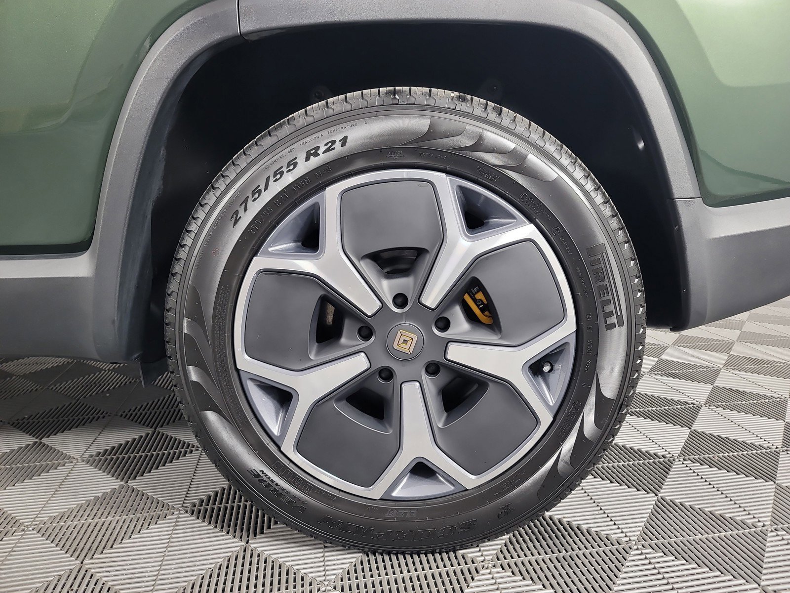 Used 2024 Rivian R1S Adventure image 10