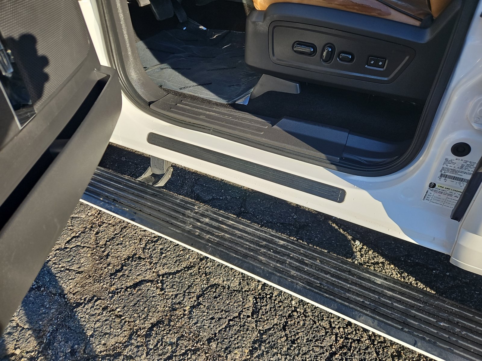 Used 2013 Lincoln Navigator 2WD image 17