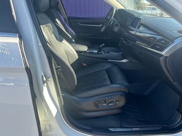 Used 2015 BMW X6 xDrive50i w/ Executive Package image 29