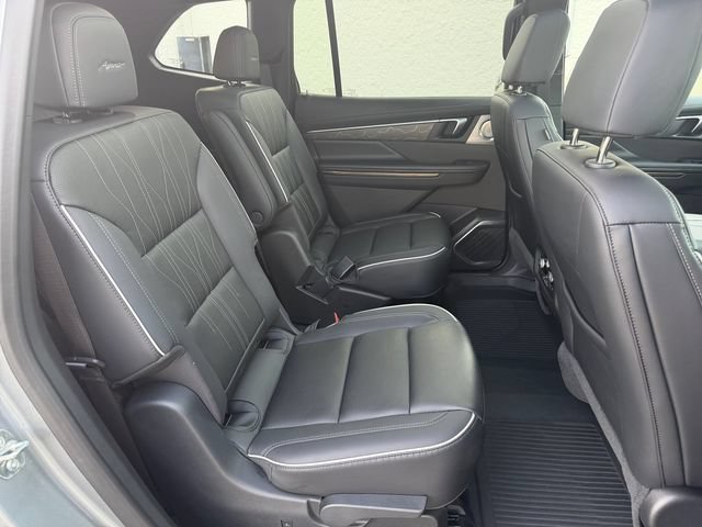 Used 2025 Buick Enclave Avenir w/ Super Cruise Package AWD/4WD image 16