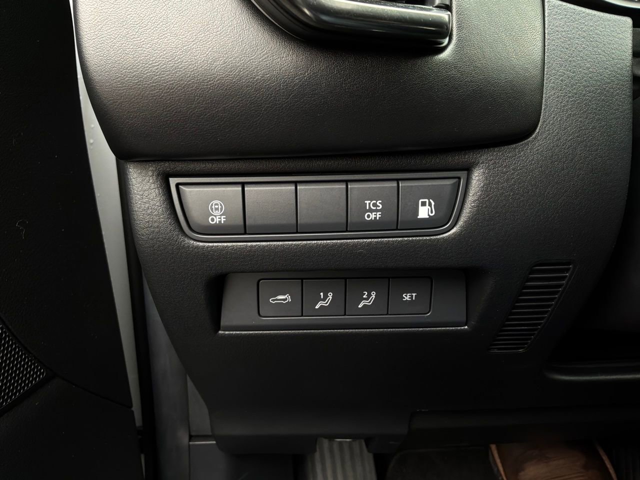 Used 2025 MAZDA CX-50 2.5 Hybrid w/ Premium Plus Pkg AWD/4WD image 24