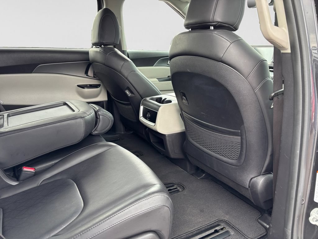 Used 2024 Kia Carnival LX FWD image 49