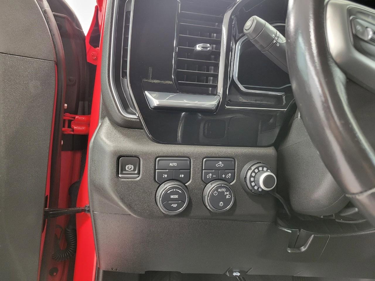 Used 2022 Chevrolet Silverado 1500 LT image 10