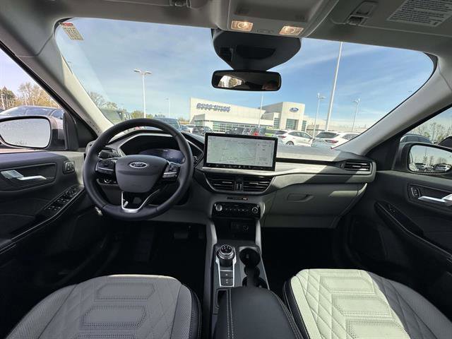 Used 2023 Ford Escape Platinum w/ Premium Technology Package AWD/4WD image 13