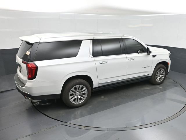 Used 2022 GMC Yukon XL Denali AWD/4WD image 32