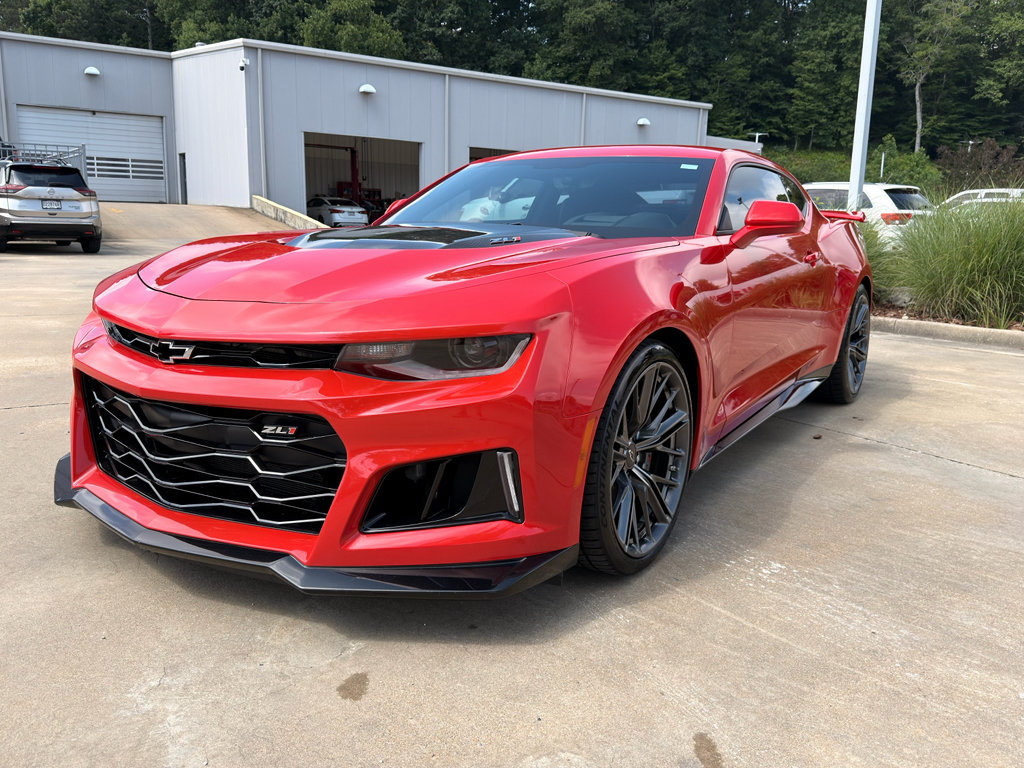 Used 2022 Chevrolet Camaro ZL1 RWD image 7