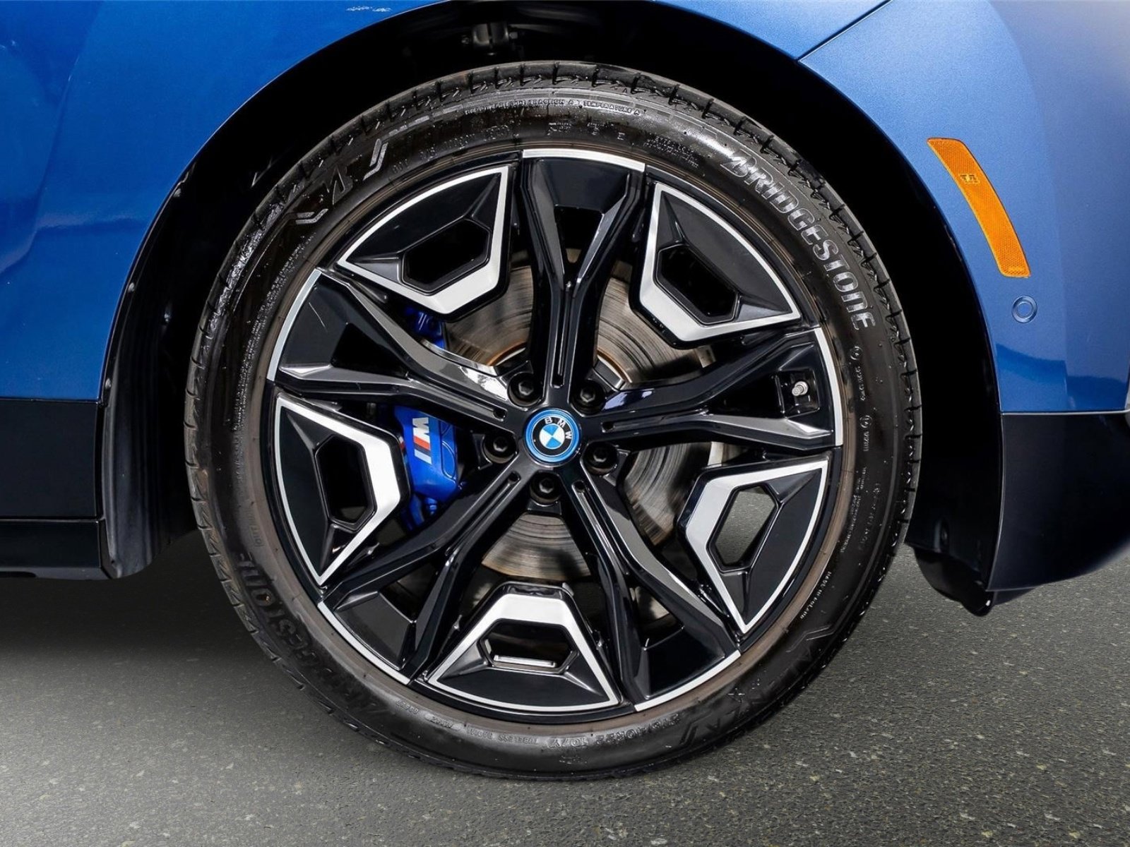 Used 2024 BMW iX M60 image 8