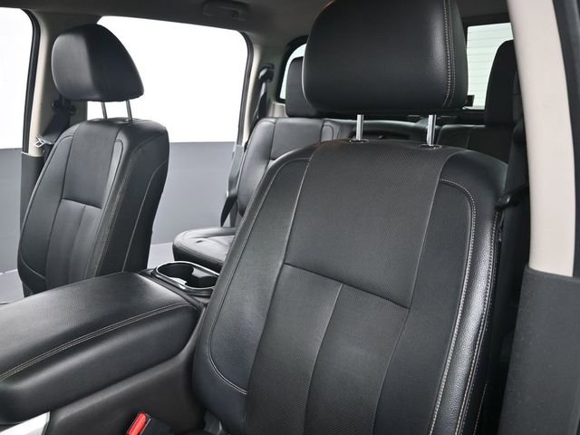 Used 2017 Nissan Titan SL w/ Chrome Package image 14