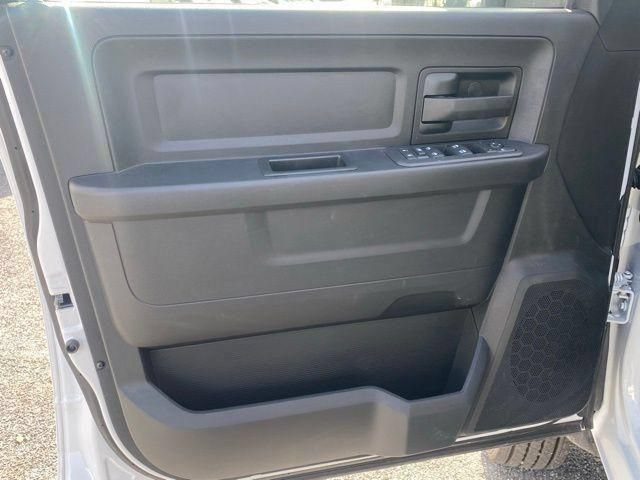 New 2026 RAM 5500 Tradesman w/ Chrome Appearance Group AWD/4WD image 11