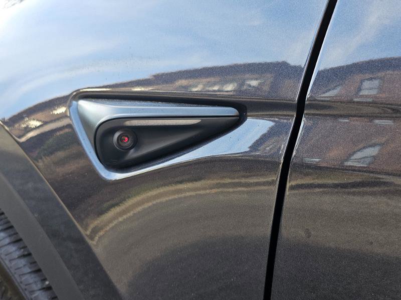 Used 2024 Tesla Model Y Long Range image 31