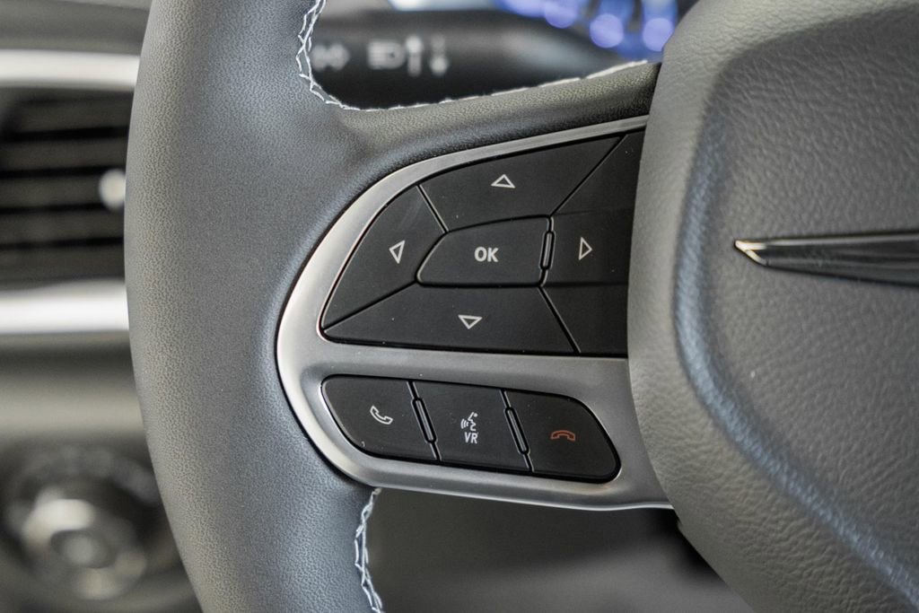 New 2026 Chrysler Pacifica Limited w/ Uconnect Theater Family Group image 27