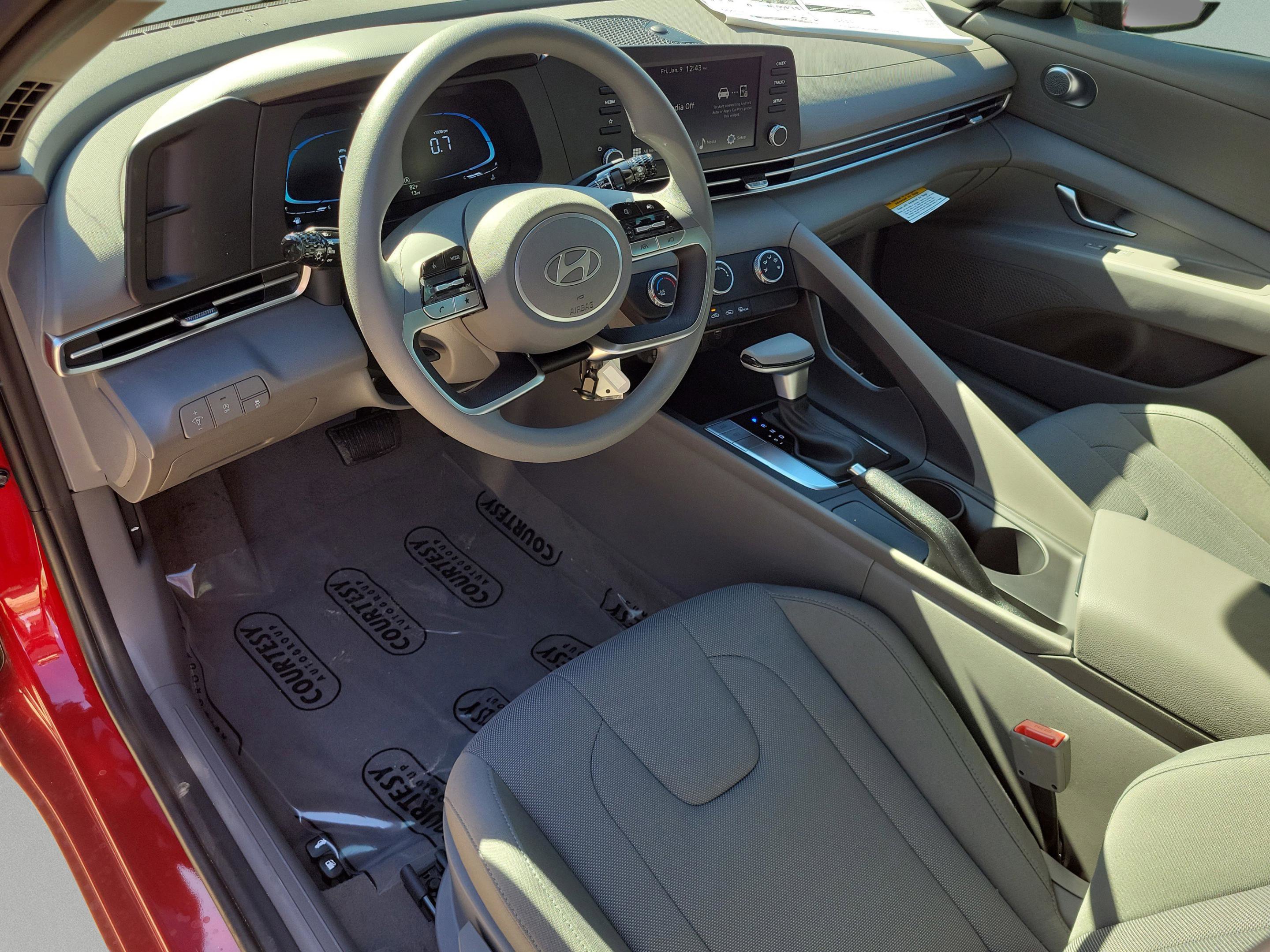 New 2026 Hyundai Elantra SE image 14