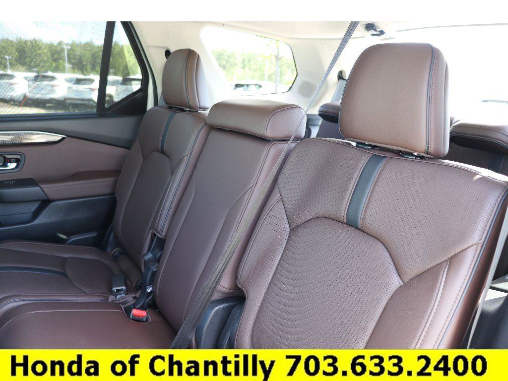 Used 2025 Honda Pilot Elite image 26