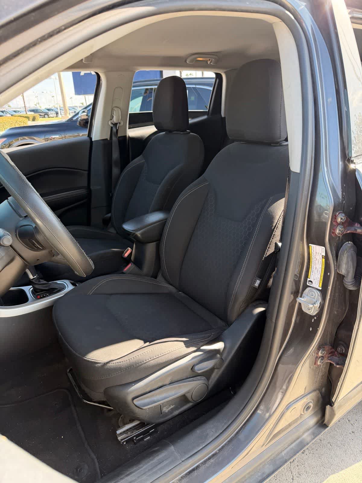 Used 2019 Jeep Compass Sport FWD image 9