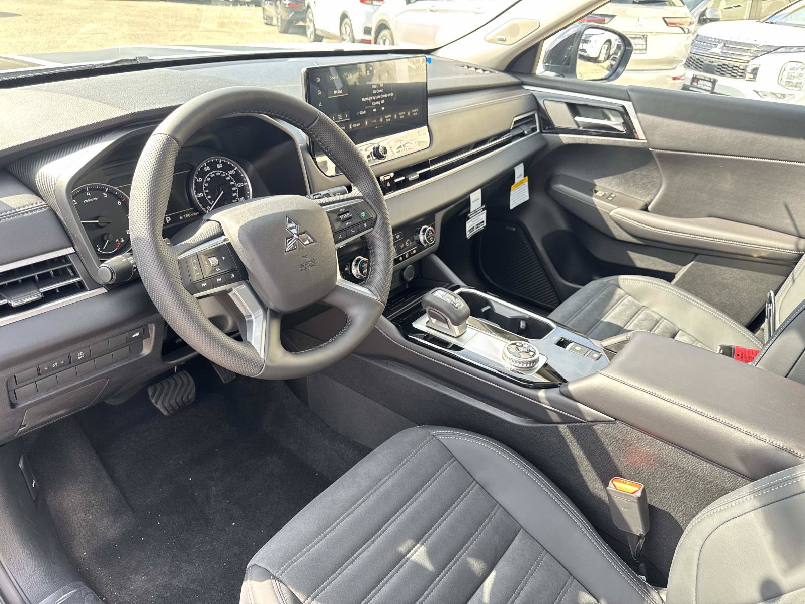 New 2026 Mitsubishi Outlander AWD image 15