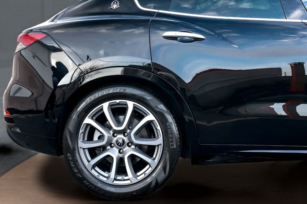 Used 2021 Maserati Levante image 9