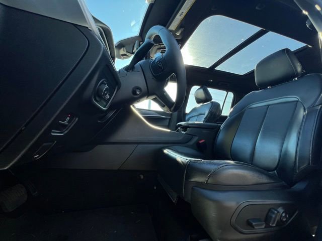 Used 2024 Jeep Grand Cherokee L Limited w/ Luxury Tech Group II image 17