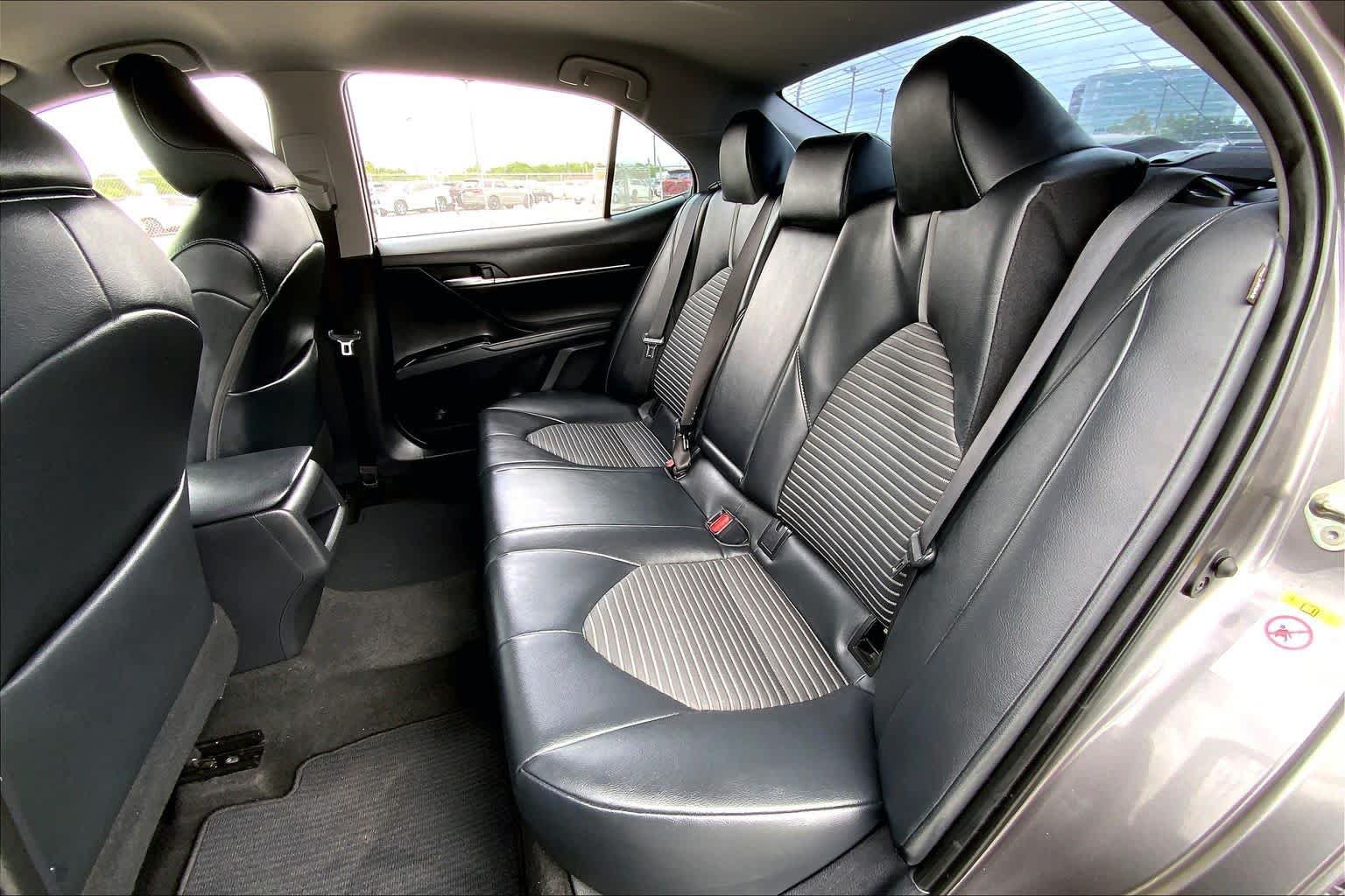 Used 2019 Toyota Camry SE FWD image 20