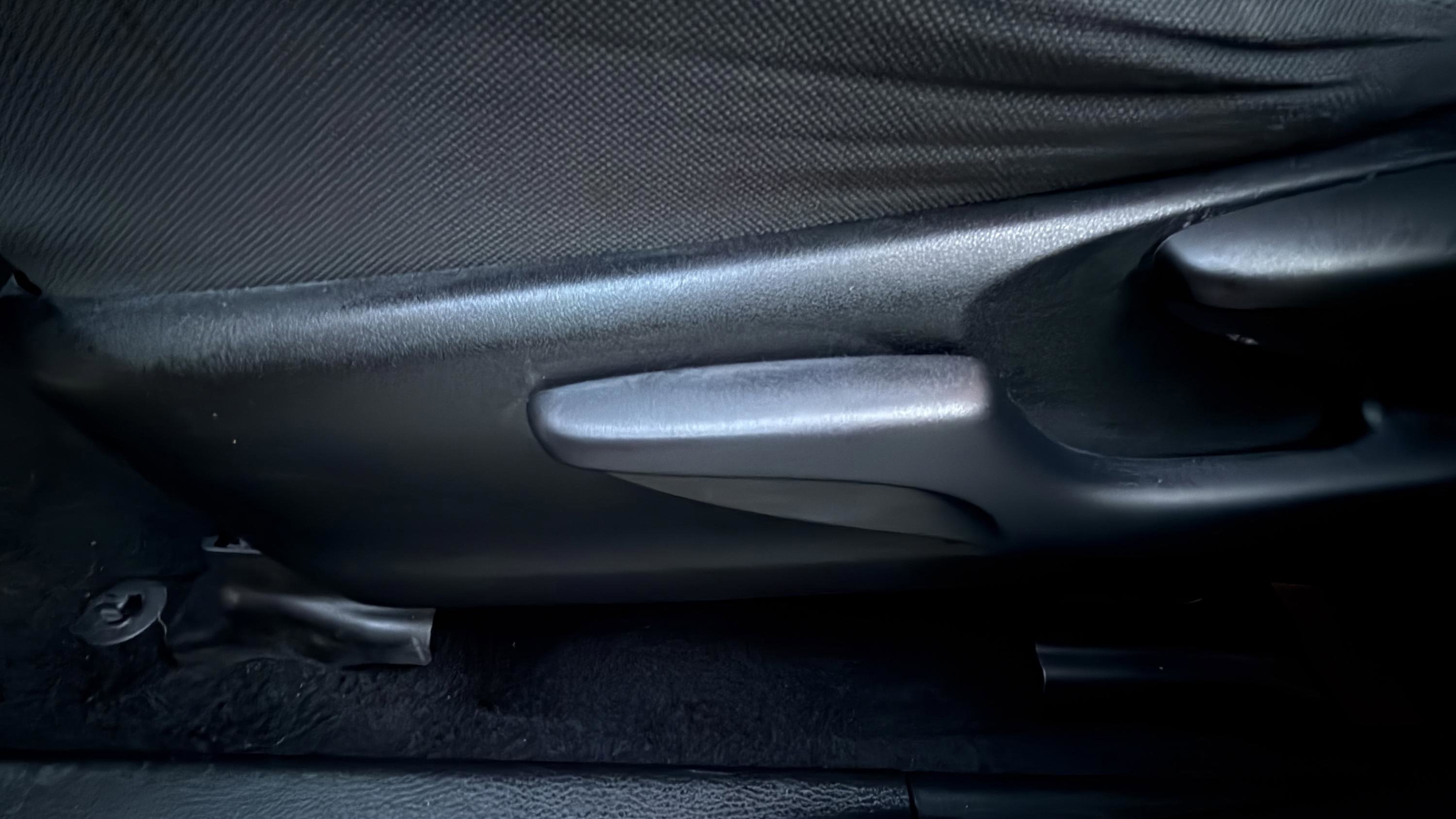 Used 2019 Toyota Highlander LE FWD image 27