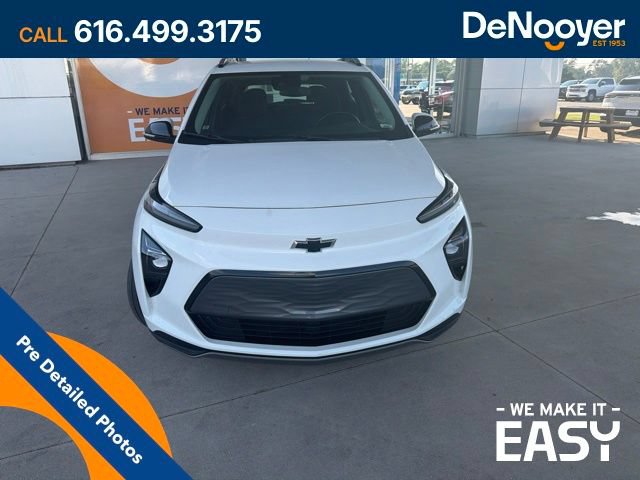 Used 2022 Chevrolet Bolt EUV LT w/ Comfort Package FWD image 8