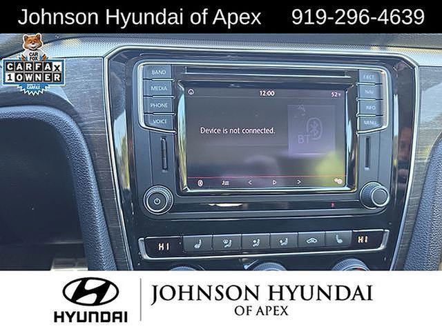 Used 2016 Volkswagen Passat 1.8T SEL Premium image 41