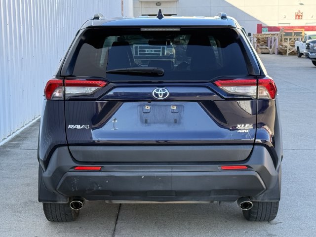 Used 2021 Toyota RAV4 XLE Premium AWD/4WD image 5