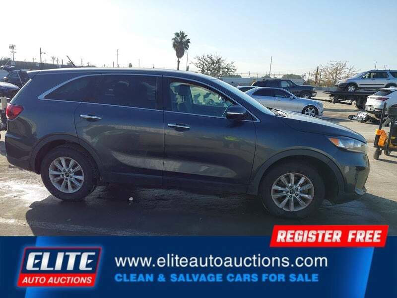 Used 2020 Kia Sorento LX image 25