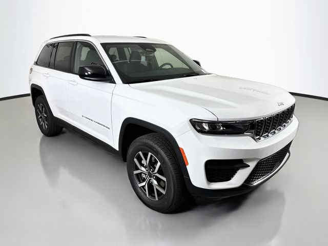 New 2027 Jeep Grand Cherokee Laredo