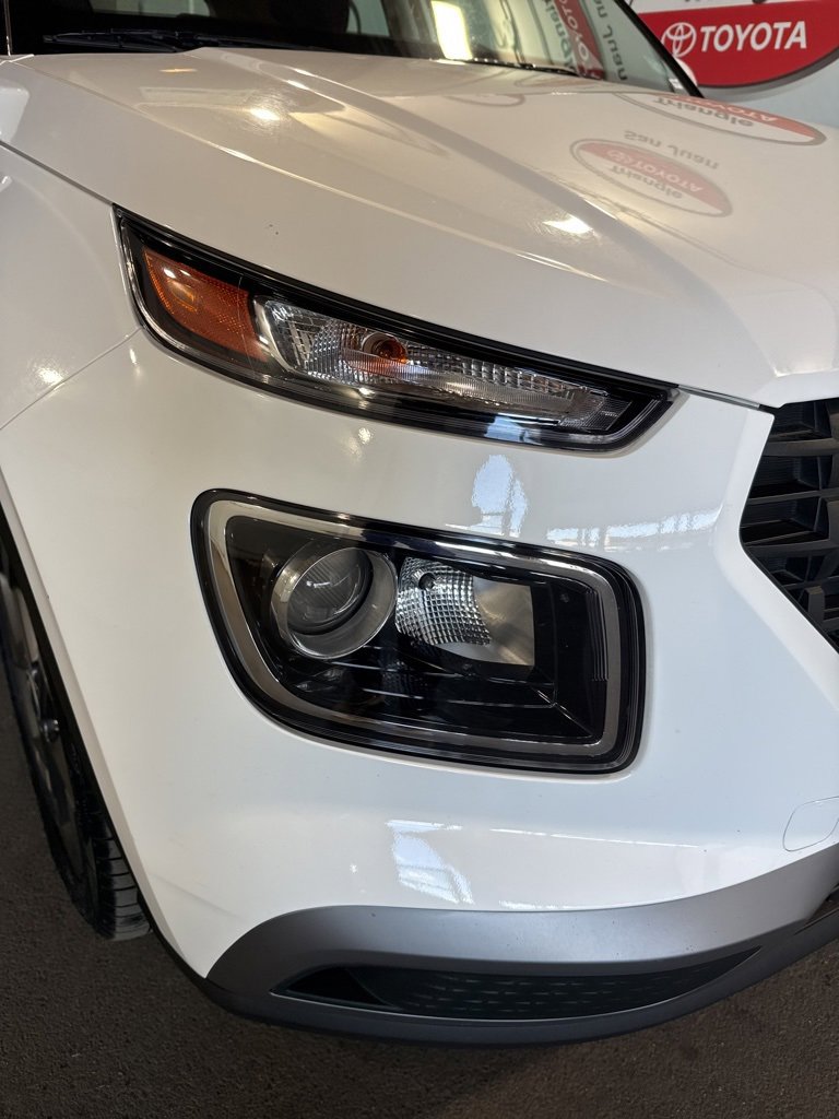 Used 2024 Hyundai Venue SE image 11