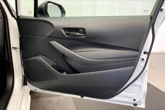 Used 2026 Toyota Corolla LE w/ LE Premium Package FWD image 27