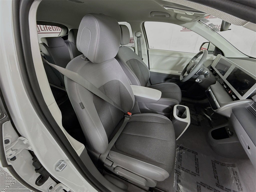 Certified 2024 Hyundai Ioniq 5 SE image 29
