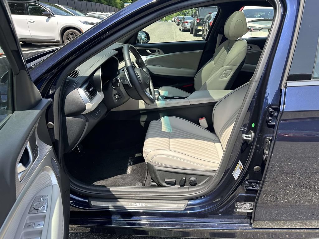 Used 2023 Genesis G70 2.0T w/ Sport Prestige Package AWD/4WD image 17