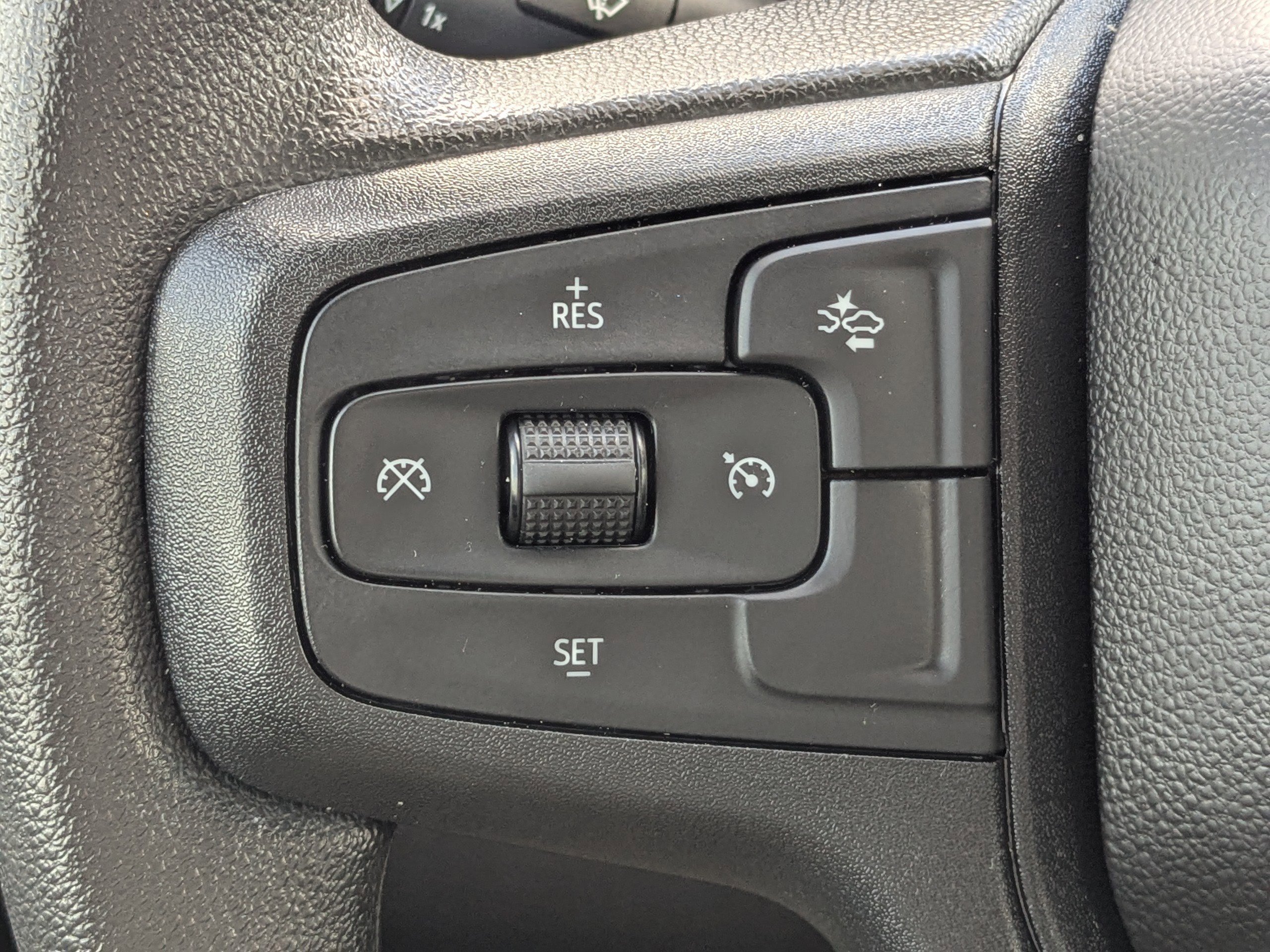 Used 2025 Chevrolet Silverado 1500 Custom image 25