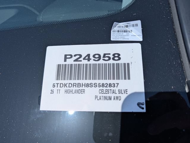 Certified 2025 Toyota Highlander Platinum AWD/4WD image 38