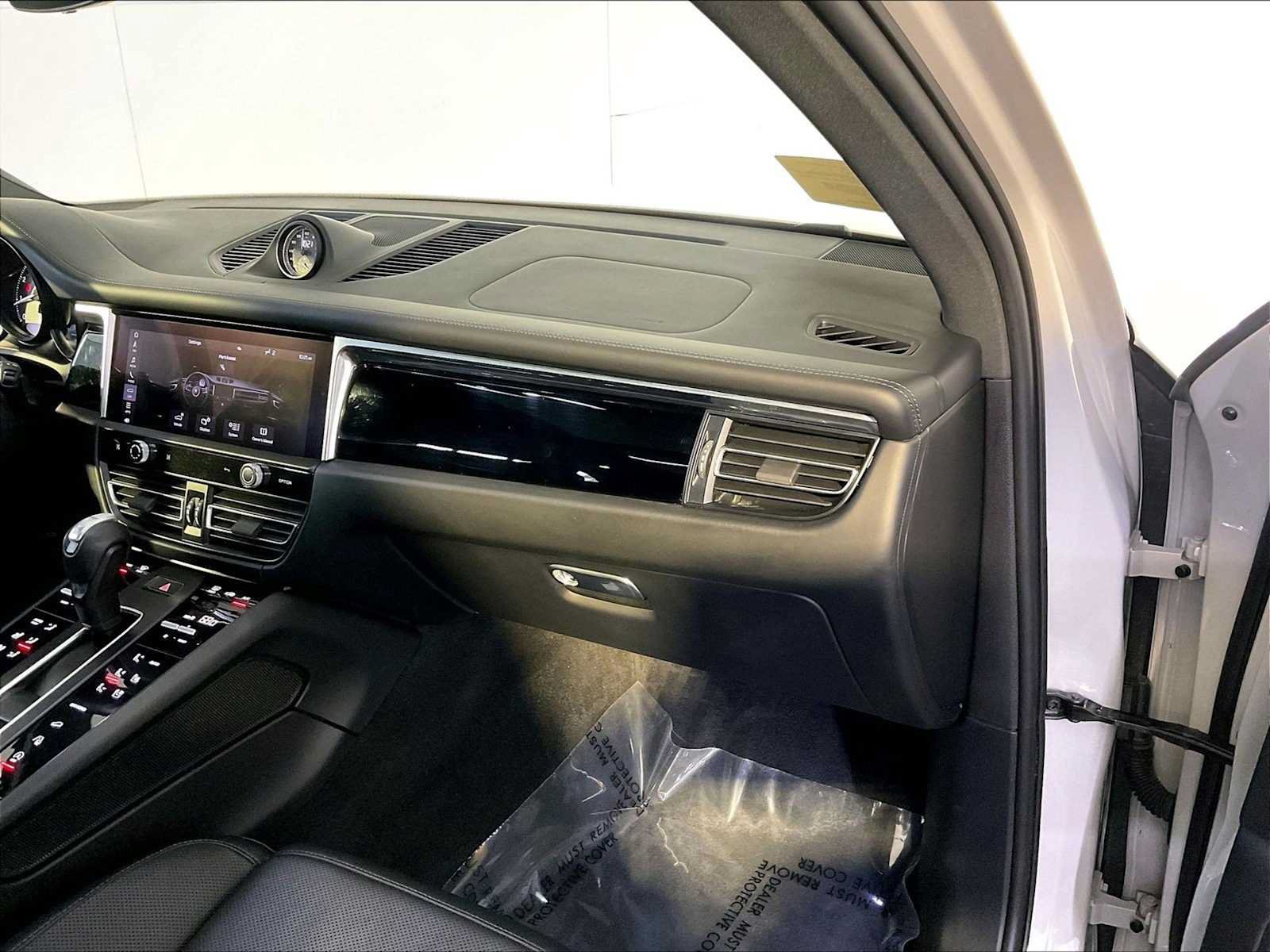 Certified 2023 Porsche Macan S AWD/4WD image 22